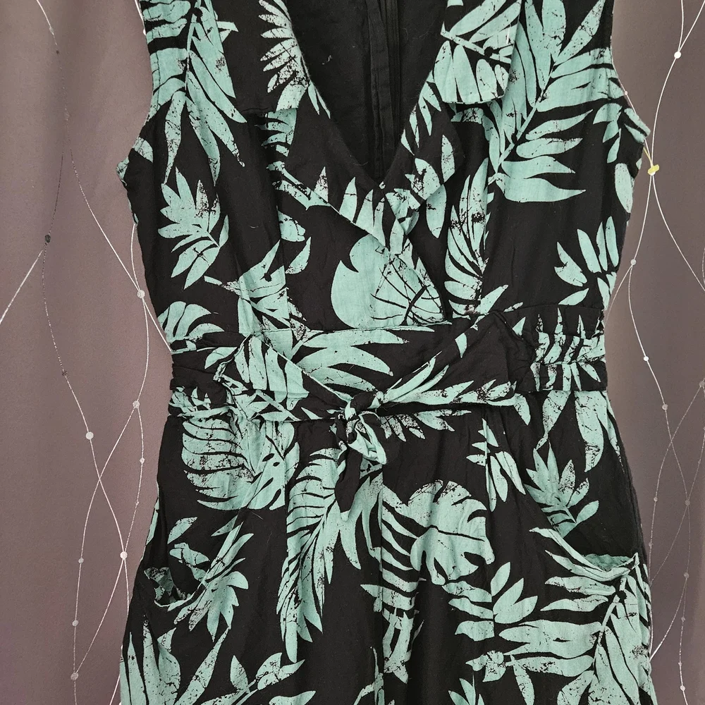 Yumi Black and‎ Teal Leaf Pattern Rompee